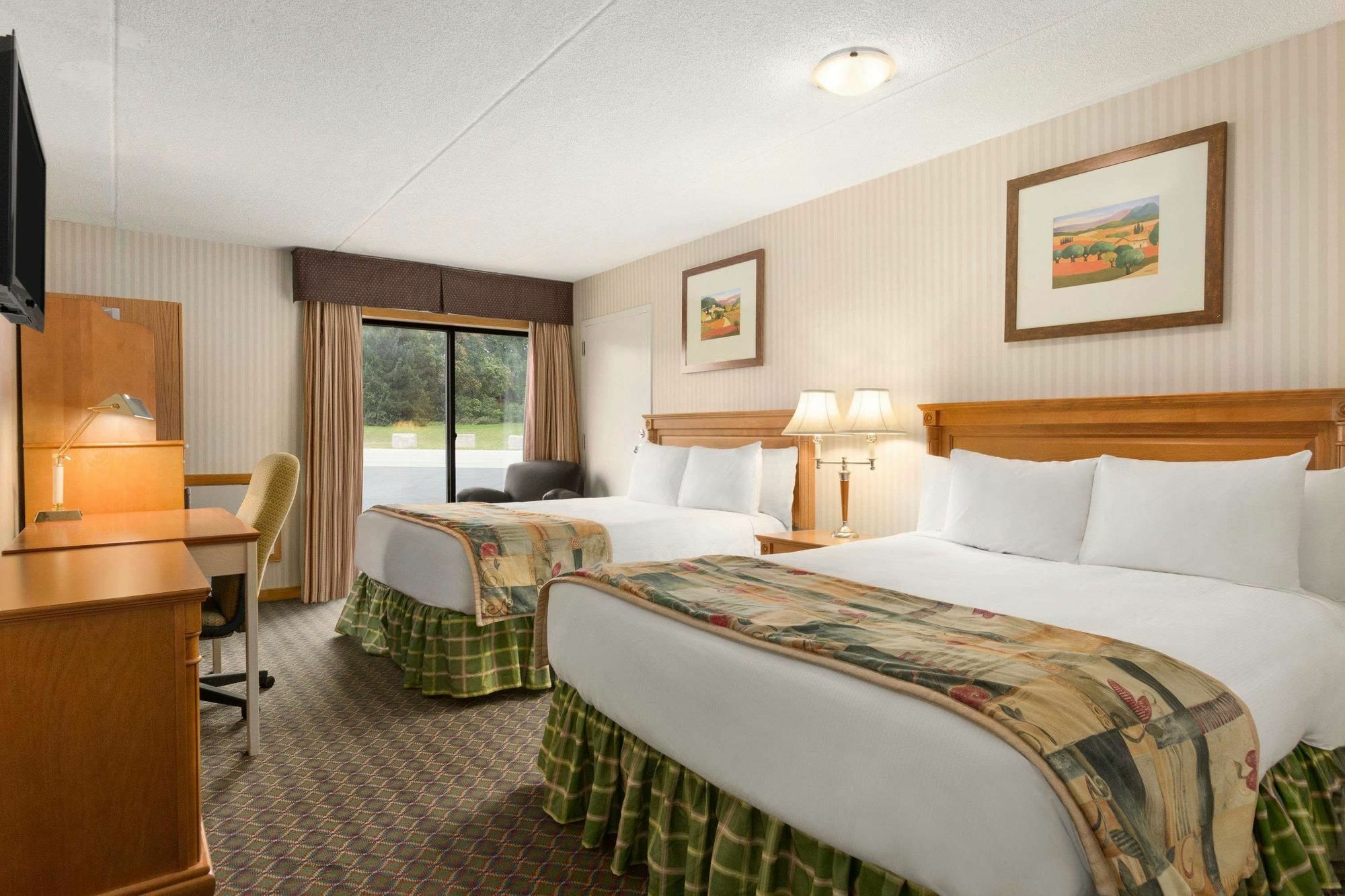 Travelodge By Wyndham Owen Sound On Luaran gambar